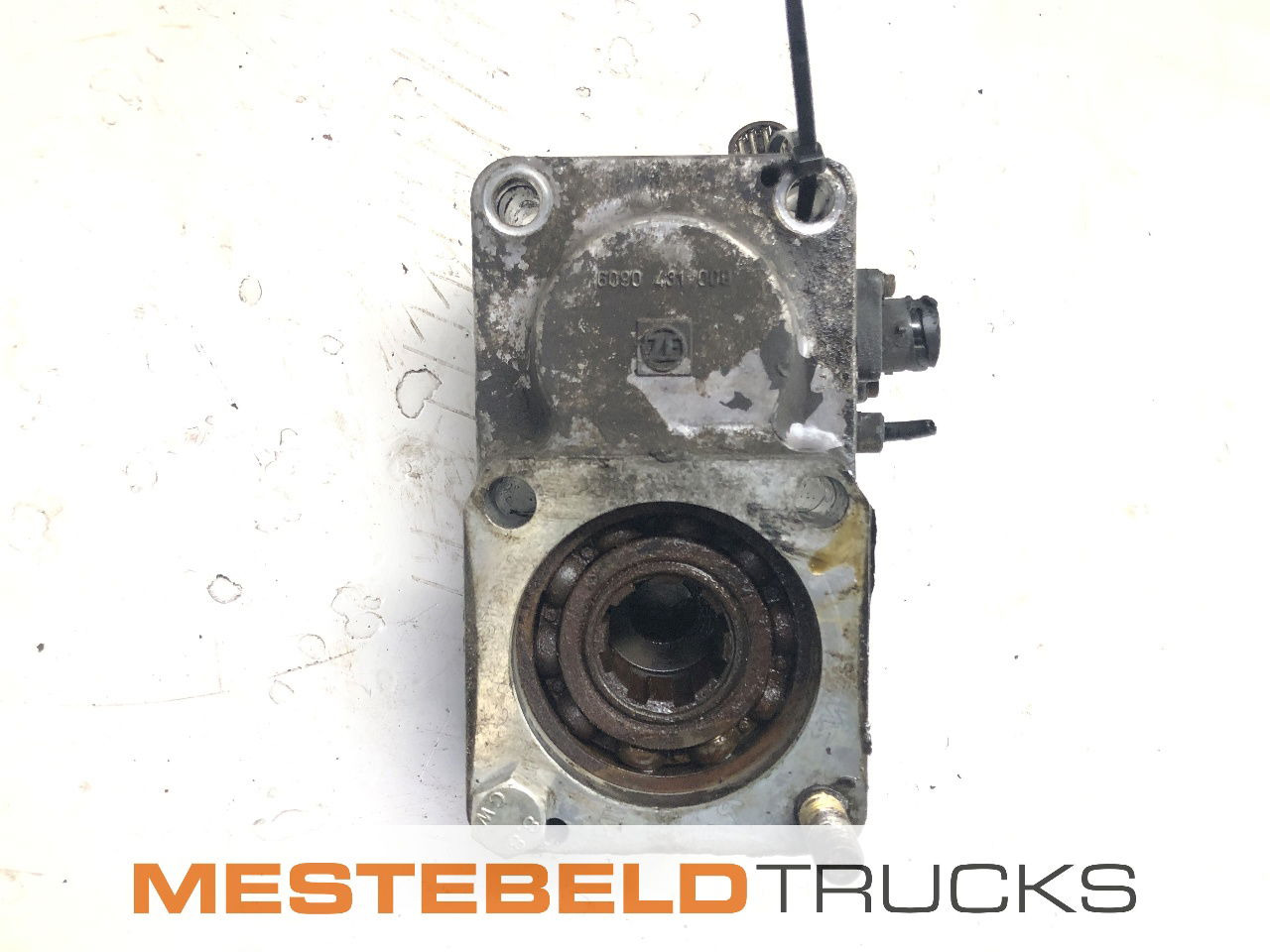 DAF PTO ZF 16S181 - Hydraulique pour Camion: photos 1 DAF PTO ZF 16S181 - Hydraulique pour Camion: photos 1