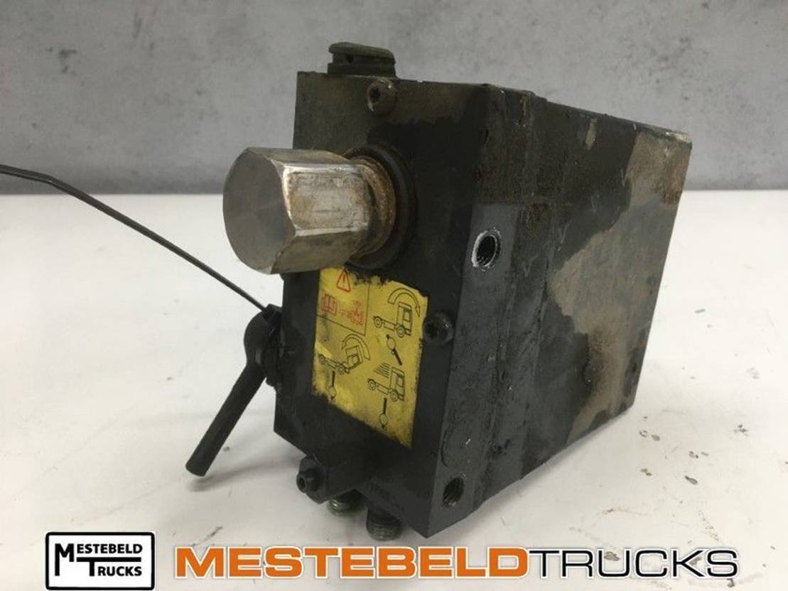 Iveco Cabinekantelpomp - Cabine et intérieur pour Camion: photos 1 Iveco Cabinekantelpomp - Cabine et intérieur pour Camion: photos 1