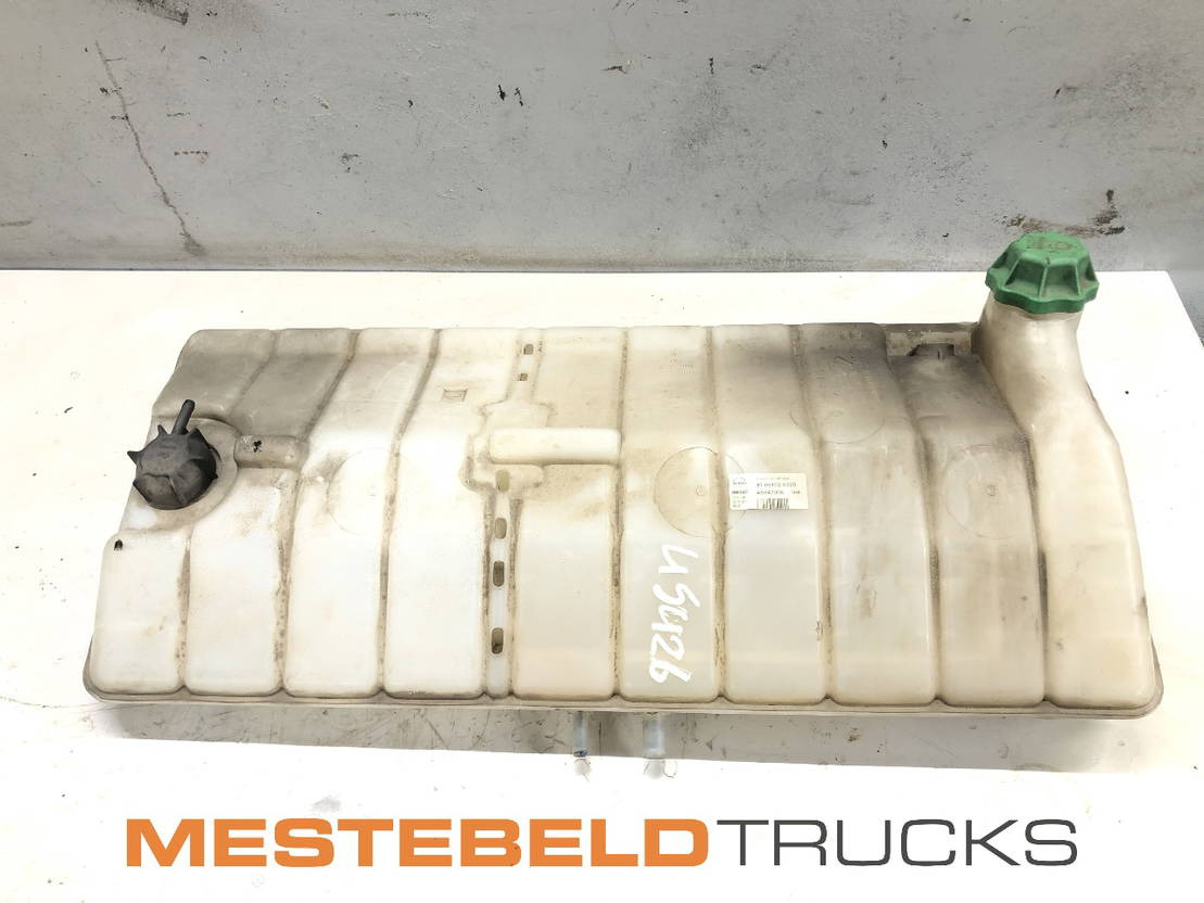 MAN Expansietank M2000 - Vase d'expansion pour Camion: photos 1 MAN Expansietank M2000 - Vase d'expansion pour Camion: photos 1