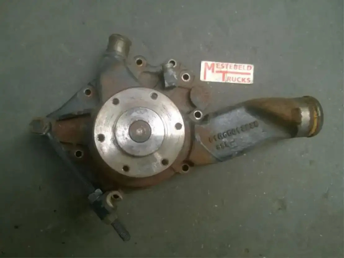MAN Waterpomp L2000 - Système de refroidissement pour Camion: photos 1 MAN Waterpomp L2000 - Système de refroidissement pour Camion: photos 1