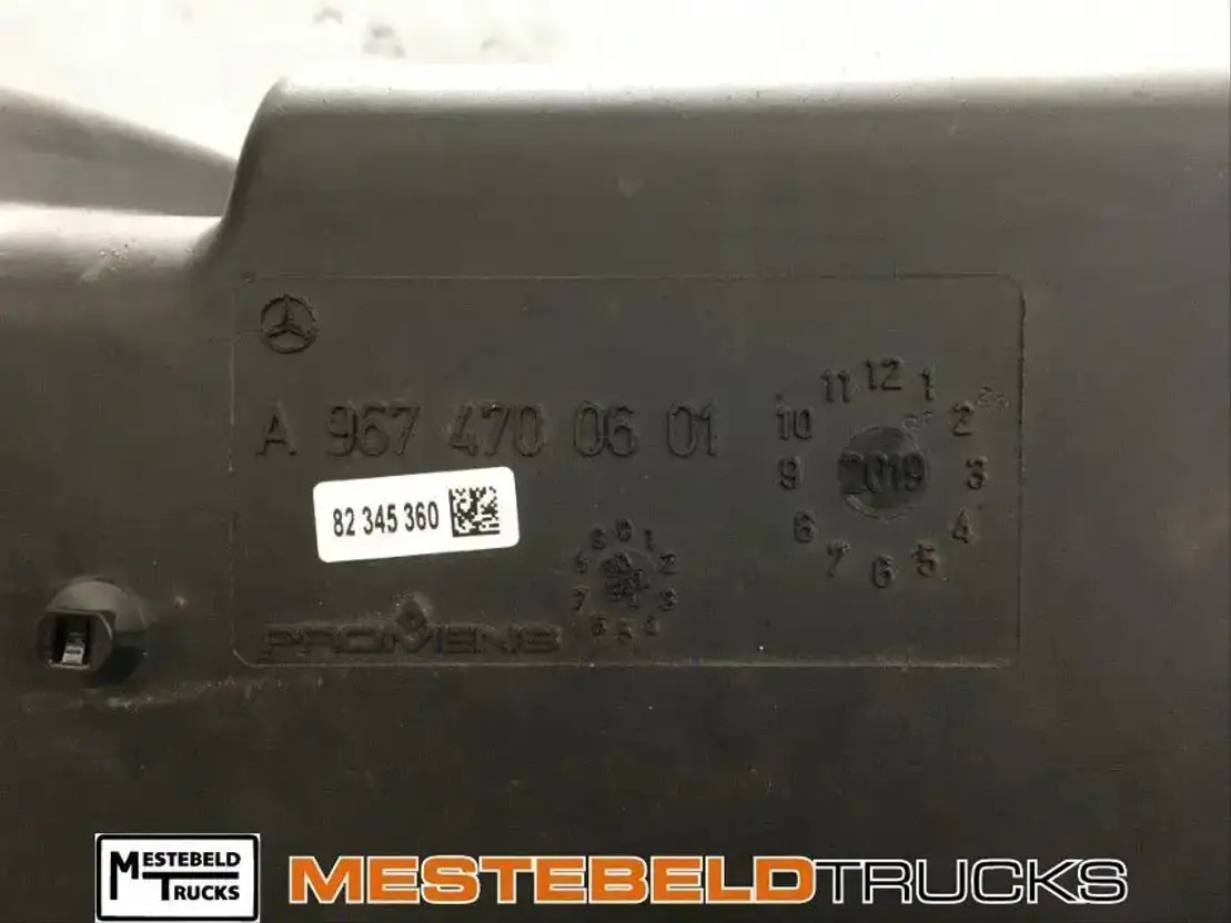 Mercedes-Benz Brandstoftank Atego 130 Liter - Réservoir de carburant pour Camion: photos 2 Mercedes-Benz Brandstoftank Atego 130 Liter - Réservoir de carburant pour Camion: photos 2