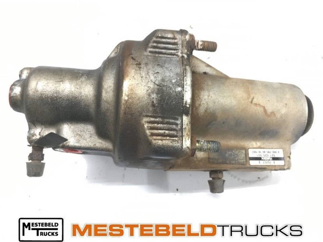 Mercedes-Benz Koppelingsbekrachtiger Atego - Servo d'embrayage pour Camion: photos 1 Mercedes-Benz Koppelingsbekrachtiger Atego - Servo d'embrayage pour Camion: photos 1
