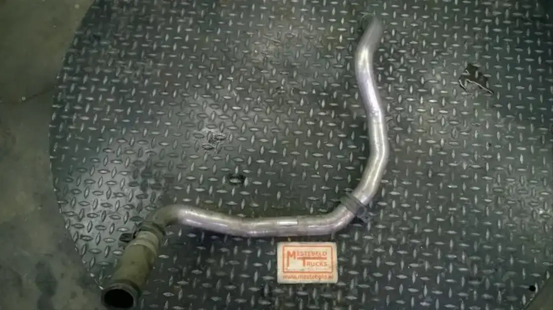 Mercedes-Benz Retarder retourleiding 1836 MP4 - Système de refroidissement pour Camion: photos 1 Mercedes-Benz Retarder retourleiding 1836 MP4 - Système de refroidissement pour Camion: photos 1