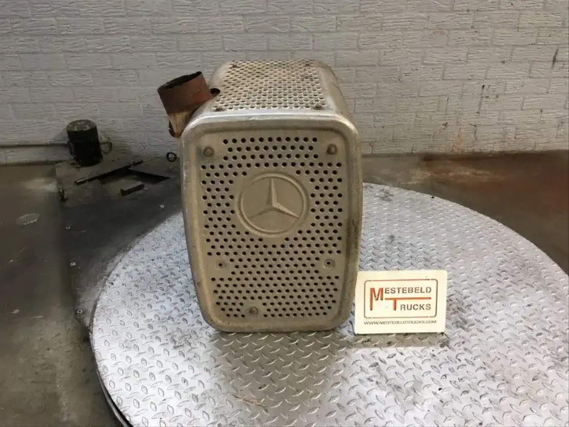 Mercedes-Benz Uitlaatdemper Actros - Système d'échappement pour Camion: photos 1 Mercedes-Benz Uitlaatdemper Actros - Système d'échappement pour Camion: photos 1