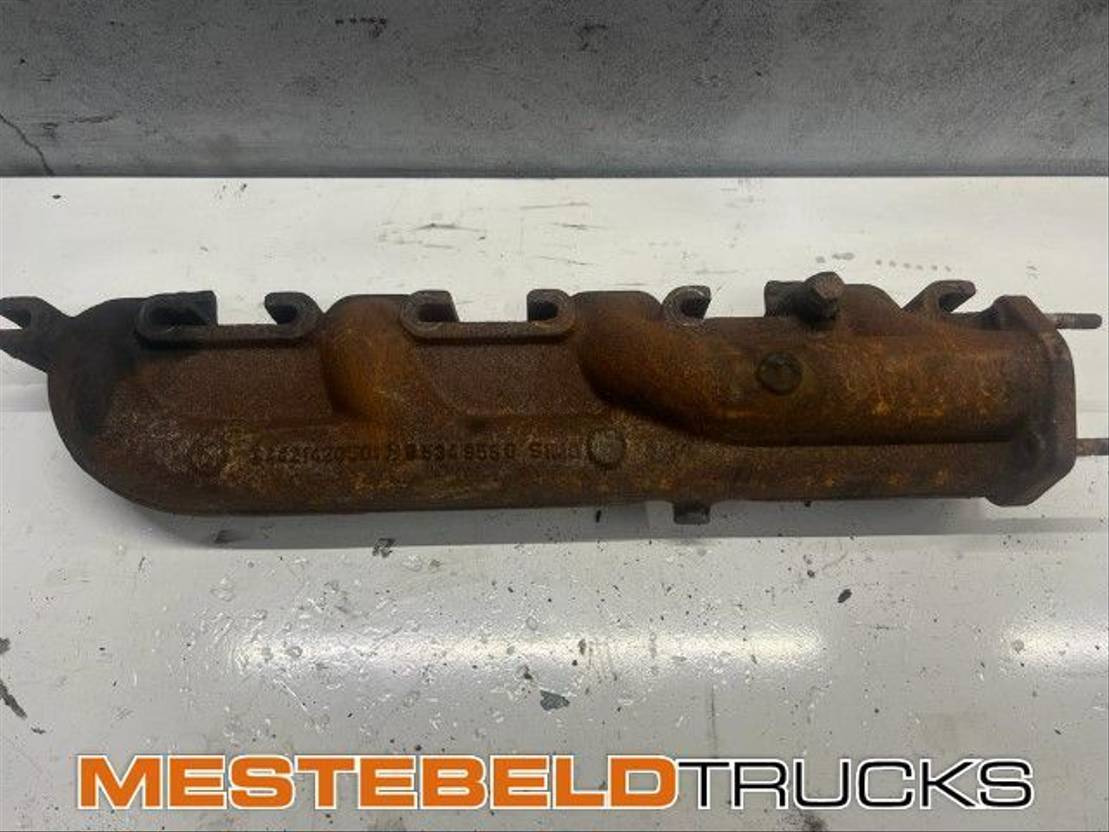 Mercedes-Benz Uitlaatspruitstuk rechts OM 442 LA - Collecteur d'échappement pour Camion: photos 2 Mercedes-Benz Uitlaatspruitstuk rechts OM 442 LA - Collecteur d'échappement pour Camion: photos 2