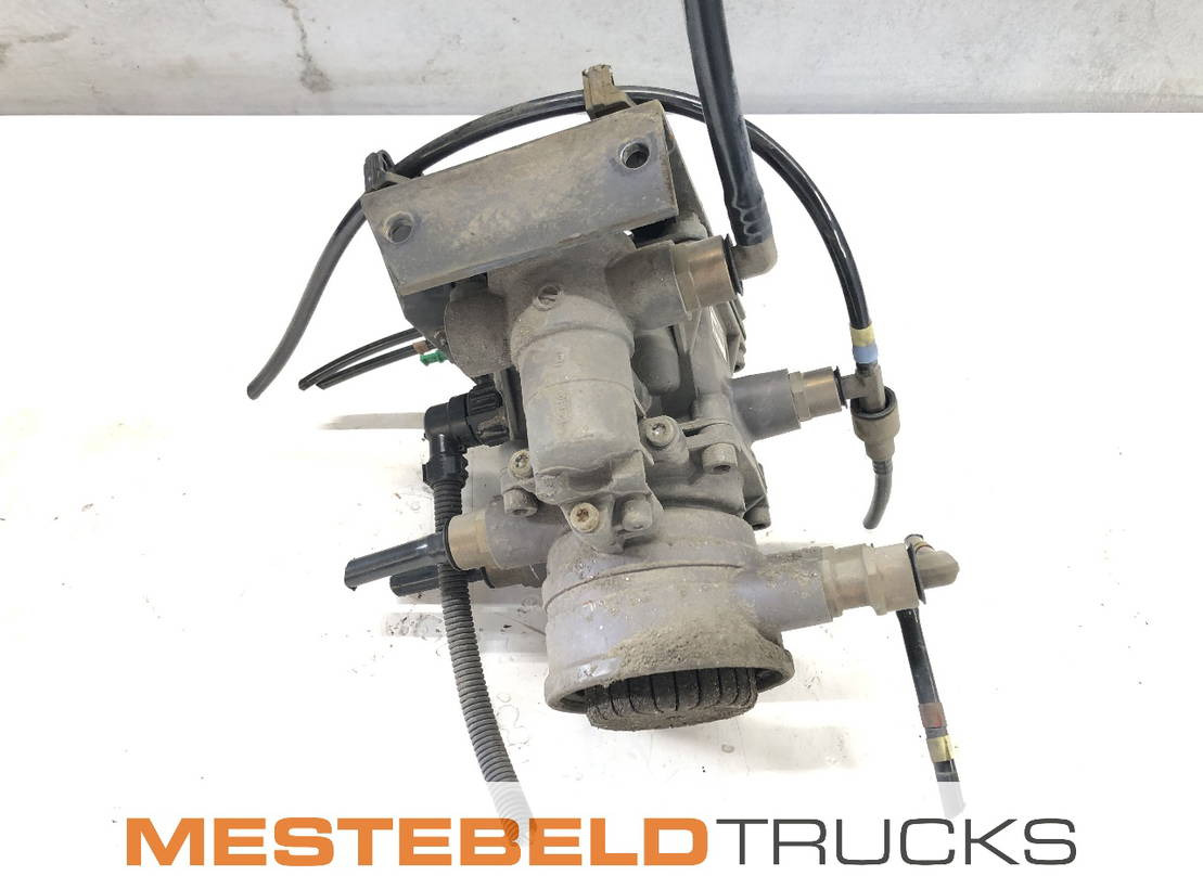 Renault Aanhangwagenremventiel - Valve de frein pour Camion: photos 1 Renault Aanhangwagenremventiel - Valve de frein pour Camion: photos 1