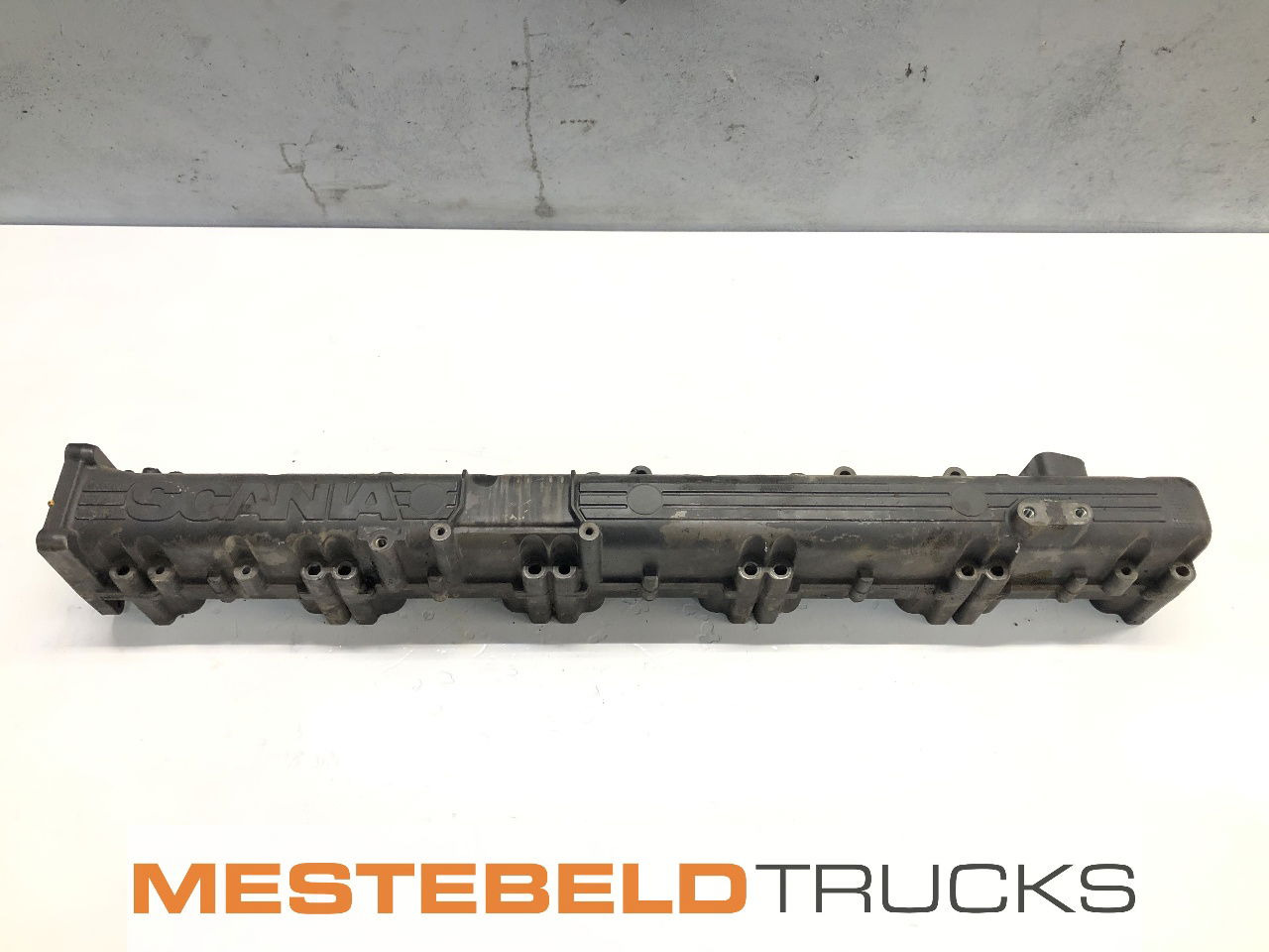 Scania Inlaatspruitstuk - Moteur pour Camion: photos 1 Scania Inlaatspruitstuk - Moteur pour Camion: photos 1