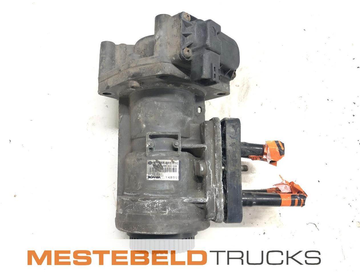 Scania Voetremventiel 4-serie - Valve de frein pour Camion: photos 1 Scania Voetremventiel 4-serie - Valve de frein pour Camion: photos 1