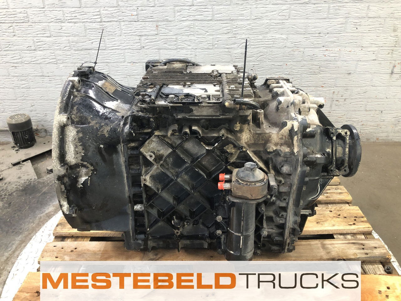 Volvo Versnellingbak AT 2412 C - Boîte de vitesse et pièces pour Camion: photos 1 Volvo Versnellingbak AT 2412 C - Boîte de vitesse et pièces pour Camion: photos 1