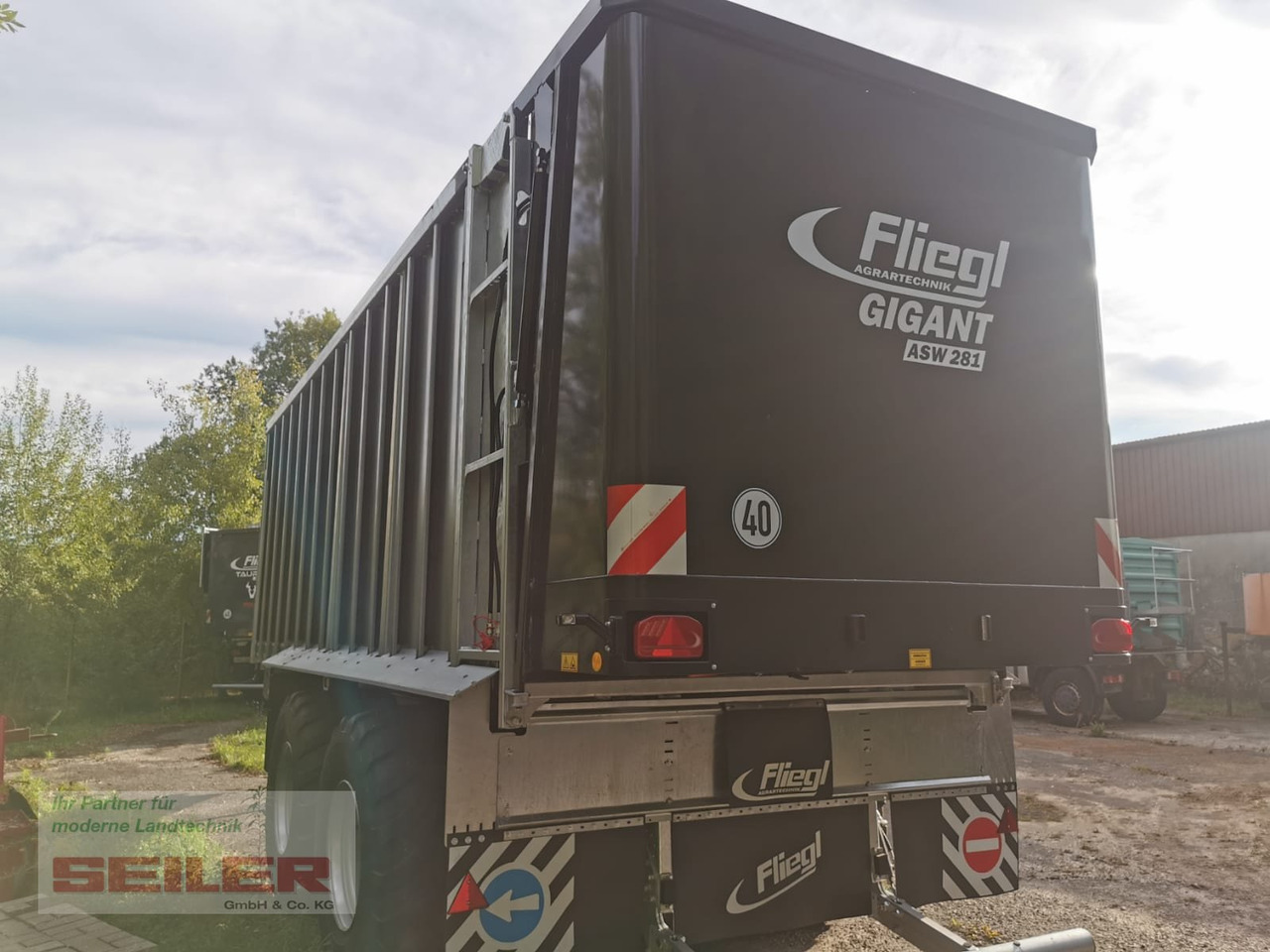 Fliegl ASW 281 GIGANT FOX 45m³ - Autochargeuse: photos 4 Fliegl ASW 281 GIGANT FOX 45m³ - Autochargeuse: photos 4