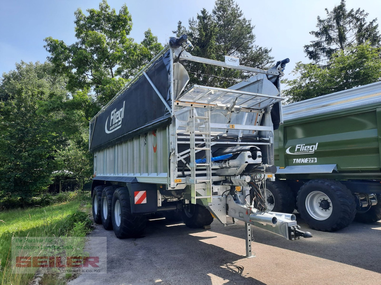 Fliegl ASW 381 TAURUS FOX 45m³ + Top Lift Light - Autochargeuse: photos 2 Fliegl ASW 381 TAURUS FOX 45m³ + Top Lift Light - Autochargeuse: photos 2