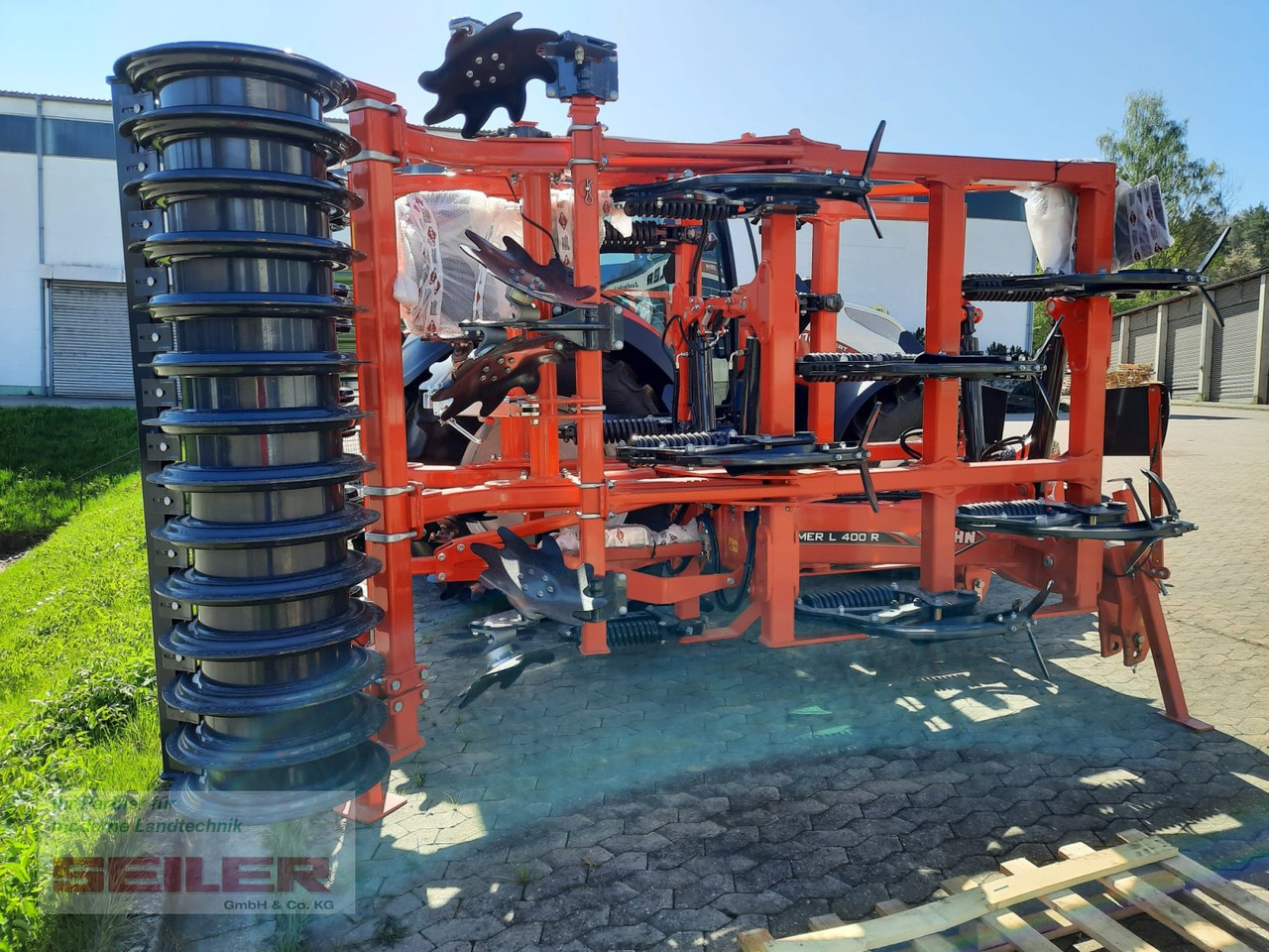 Kuhn Cultimer L 400 R NSM + T-Liner-Walze - Bineuse: photos 2 Kuhn Cultimer L 400 R NSM + T-Liner-Walze - Bineuse: photos 2