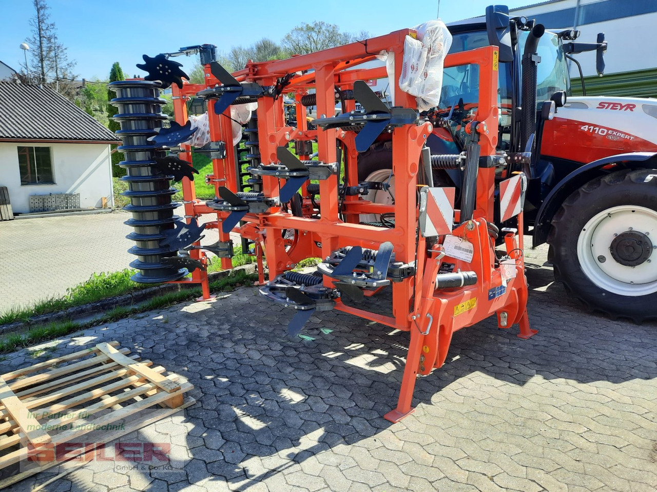 Kuhn Cultimer L 400 R NSM + T-Liner-Walze - Bineuse: photos 1 Kuhn Cultimer L 400 R NSM + T-Liner-Walze - Bineuse: photos 1