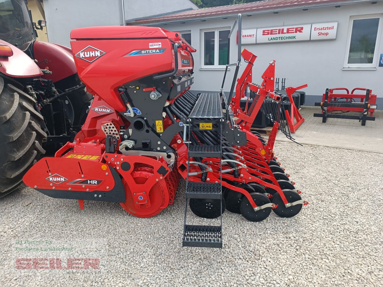 Kuhn HR 3030 D + Sitera 3030-24E - Combiné de semis: photos 1 Kuhn HR 3030 D + Sitera 3030-24E - Combiné de semis: photos 1
