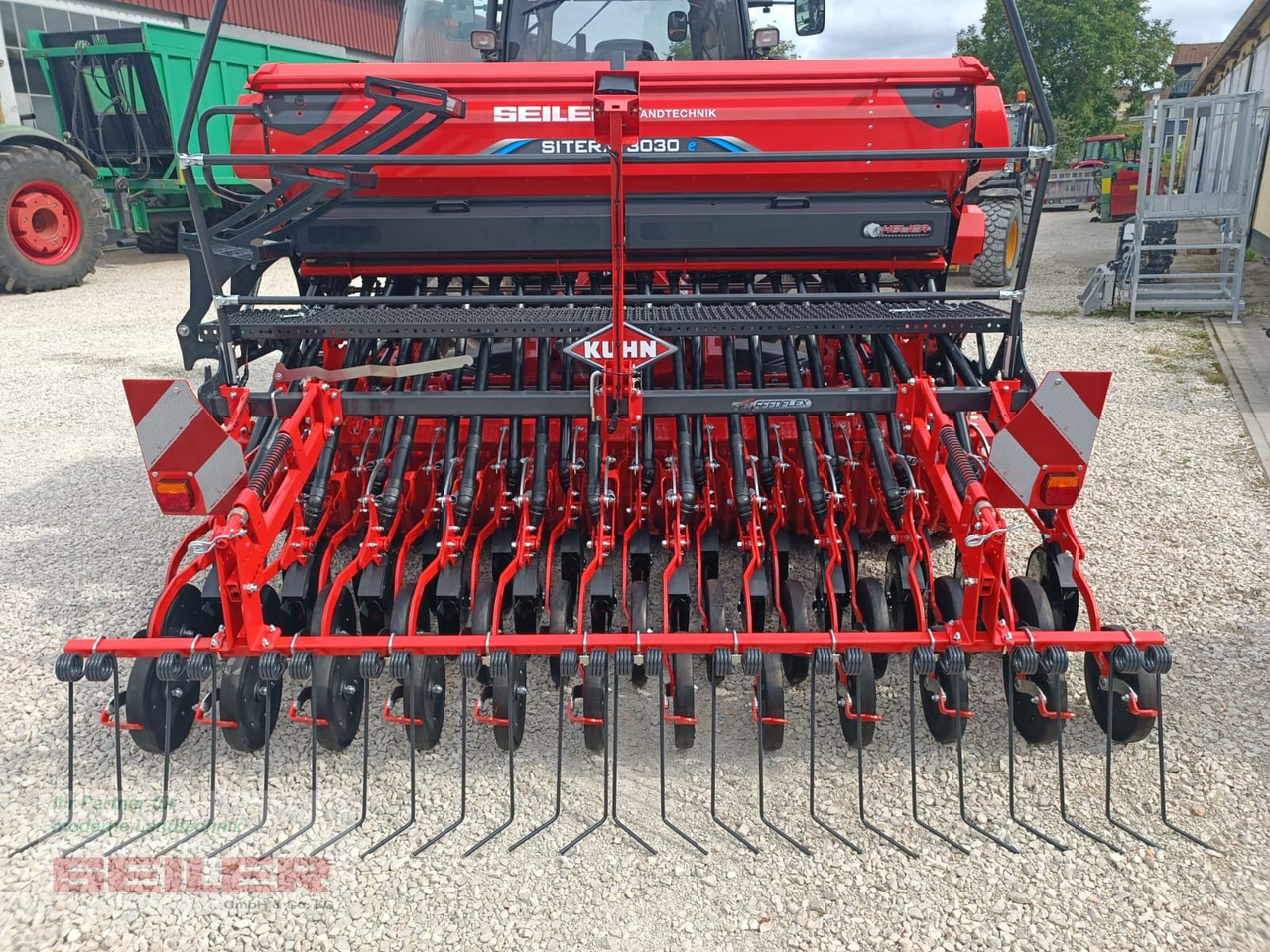 Kuhn HR 3030 D + Sitera 3030-24E - Combiné de semis: photos 2 Kuhn HR 3030 D + Sitera 3030-24E - Combiné de semis: photos 2