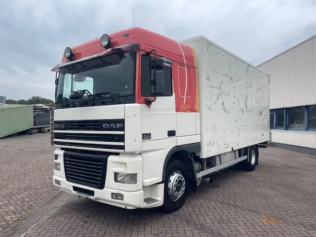 Camion fourgon DAF XF 95.380 Euro 2 Manual-Gear: photos 10 Camion fourgon DAF XF 95.380 Euro 2 Manual-Gear: photos 10