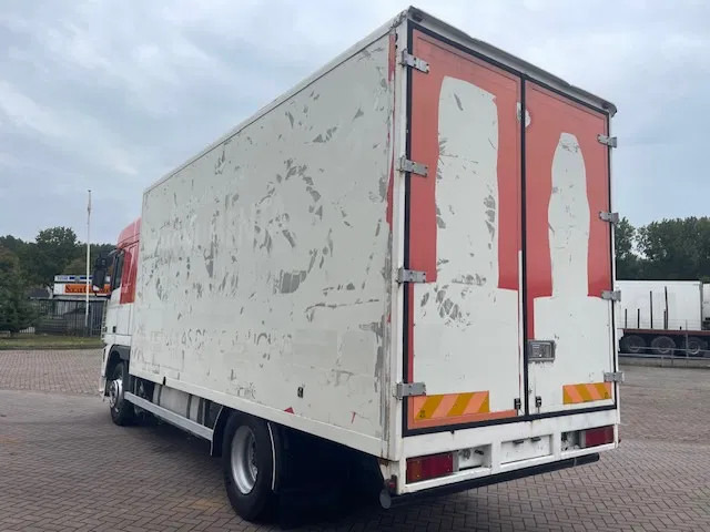 Camion fourgon DAF XF 95.380 Euro 2 Manual-Gear: photos 9 Camion fourgon DAF XF 95.380 Euro 2 Manual-Gear: photos 9