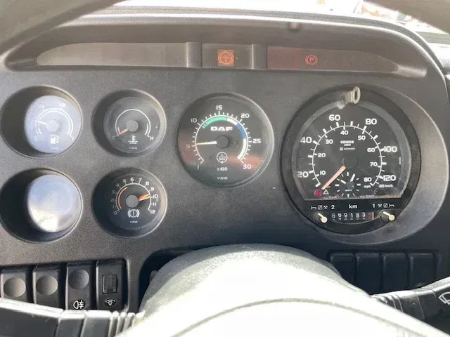 Camion fourgon DAF XF 95.380 Euro 2 Manual-Gear: photos 13 Camion fourgon DAF XF 95.380 Euro 2 Manual-Gear: photos 13