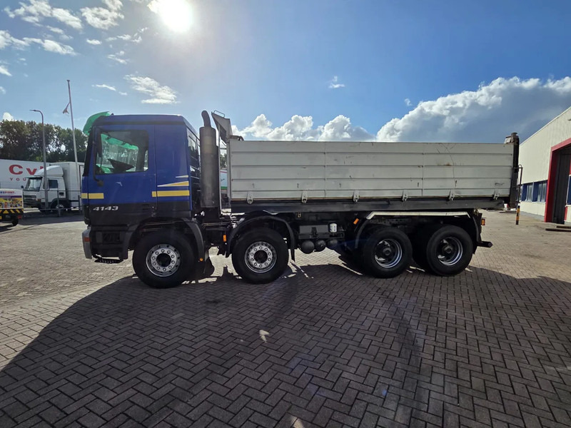 Mercedes-Benz Actros 4143 8X4 TIPPER (THREE PEDALS) - Camion benne: photos 3 Mercedes-Benz Actros 4143 8X4 TIPPER (THREE PEDALS) - Camion benne: photos 3