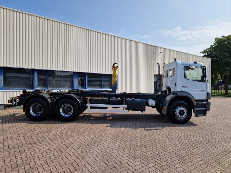 Mercedes-Benz Atego 2628 6x4, Manual gear, full steel suspension - Châssis cabine: photos 4 Mercedes-Benz Atego 2628 6x4, Manual gear, full steel suspension - Châssis cabine: photos 4