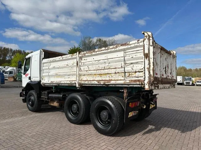 Renault Premium 400 6x4 !ONLY FOR PARTS! Engine start The truck don't drive! - Camion benne: photos 3 Renault Premium 400 6x4 !ONLY FOR PARTS! Engine start The truck don't drive! - Camion benne: photos 3
