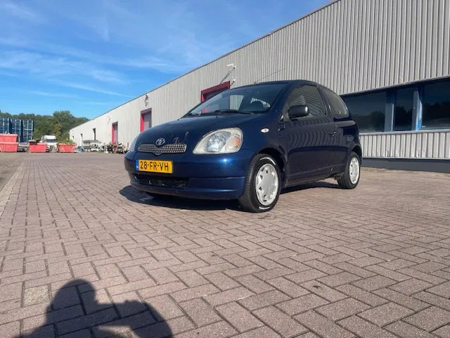Toyota Yaris 1.3 3DRS - Voiture à hayon: photos 3 Toyota Yaris 1.3 3DRS - Voiture à hayon: photos 3