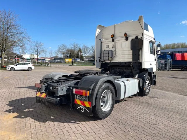 MAN 19.463 6 Cilinder Manual pomp - Tracteur routier: photos 3 MAN 19.463 6 Cilinder Manual pomp - Tracteur routier: photos 3