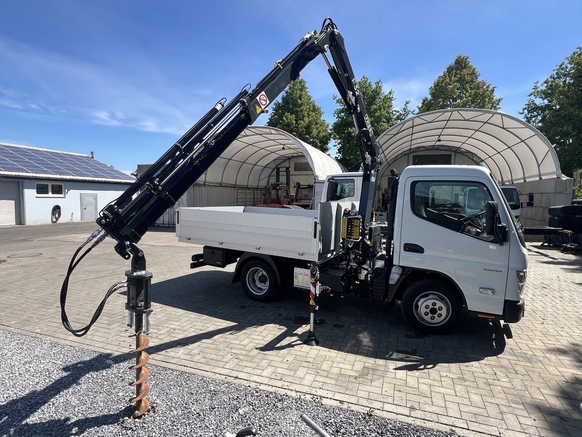 FUSO 3S15 Alu Pritsche 2.80m Ladekran Bohrgerät - Fourgon plateau: photos 1 FUSO 3S15 Alu Pritsche 2.80m Ladekran Bohrgerät - Fourgon plateau: photos 1