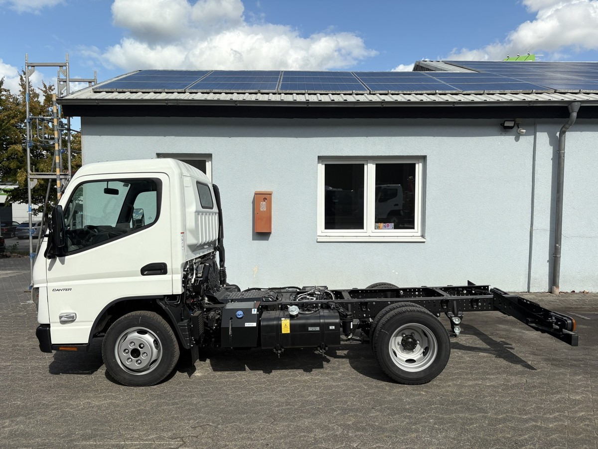 FUSO 3S15 Fahrgestell 2500 Nebenantrieb - Châssis cabine: photos 2 FUSO 3S15 Fahrgestell 2500 Nebenantrieb - Châssis cabine: photos 2