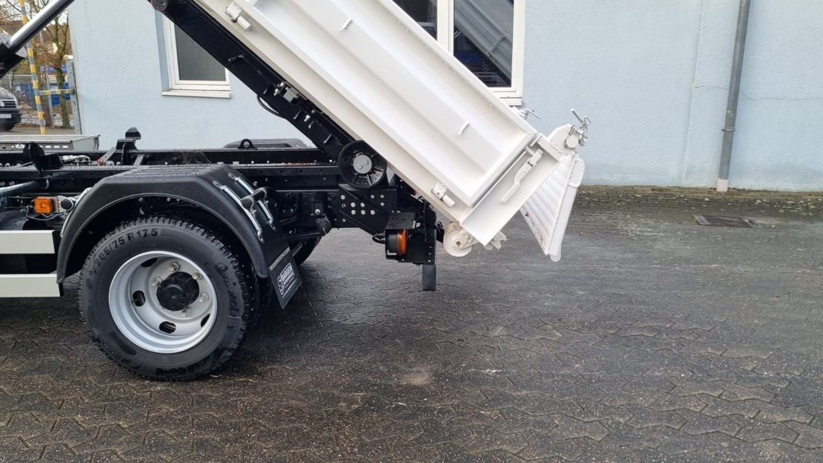 FUSO FUSO 9C18 40km/h City Abrollkipper WLF Swiss CH - Camion ampliroll: photos 4 FUSO FUSO 9C18 40km/h City Abrollkipper WLF Swiss CH - Camion ampliroll: photos 4