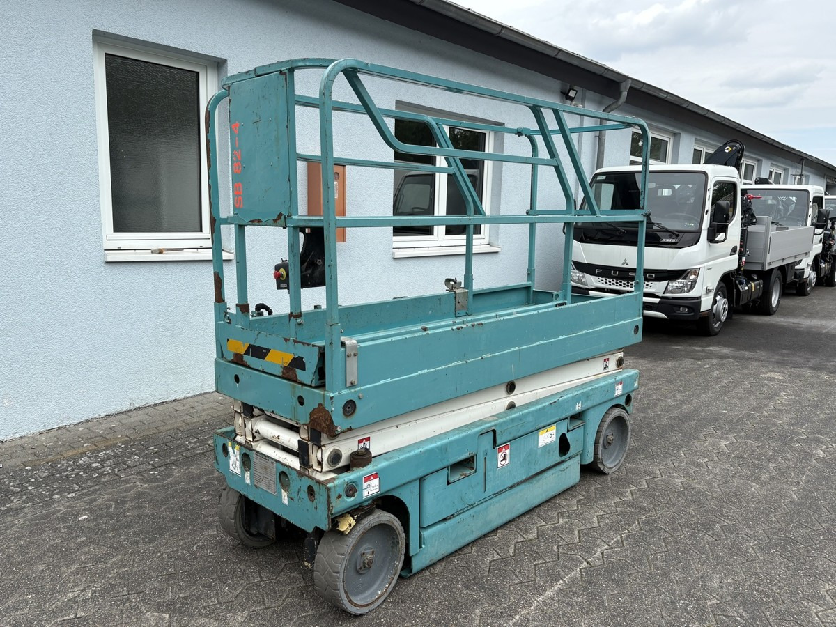 GENIE Haulotte Compact 8 baugleich GS 2032 sofort verf - Nacelle ciseaux: photos 1 GENIE Haulotte Compact 8 baugleich GS 2032 sofort verf - Nacelle ciseaux: photos 1