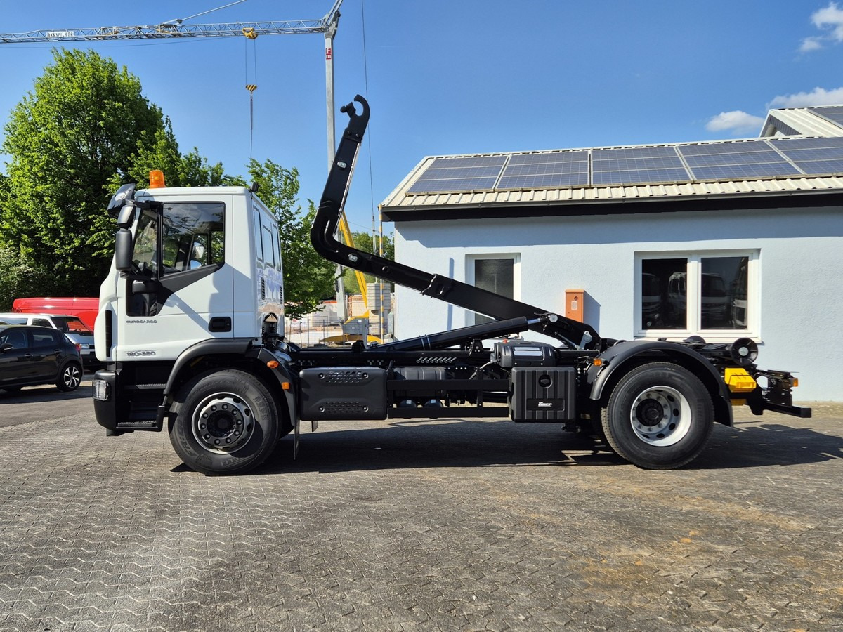 IVECO Euro Cargo 180E32 4x2 Abrollkipper Knick / Tele - Camion ampliroll: photos 3 IVECO Euro Cargo 180E32 4x2 Abrollkipper Knick / Tele - Camion ampliroll: photos 3