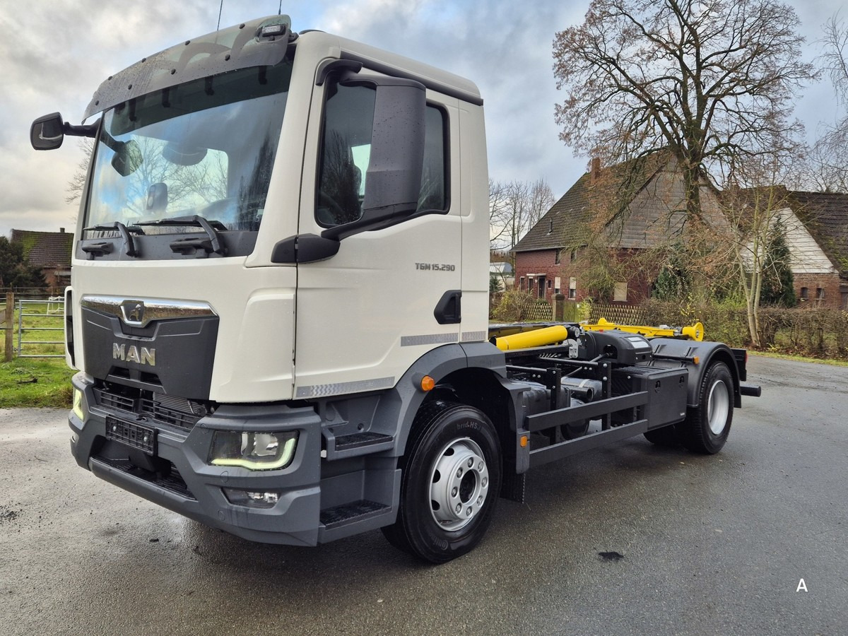 MAN TGM 15.290 BL Abrollkipper Multihook City+1570mm - Camion ampliroll: photos 1 MAN TGM 15.290 BL Abrollkipper Multihook City+1570mm - Camion ampliroll: photos 1