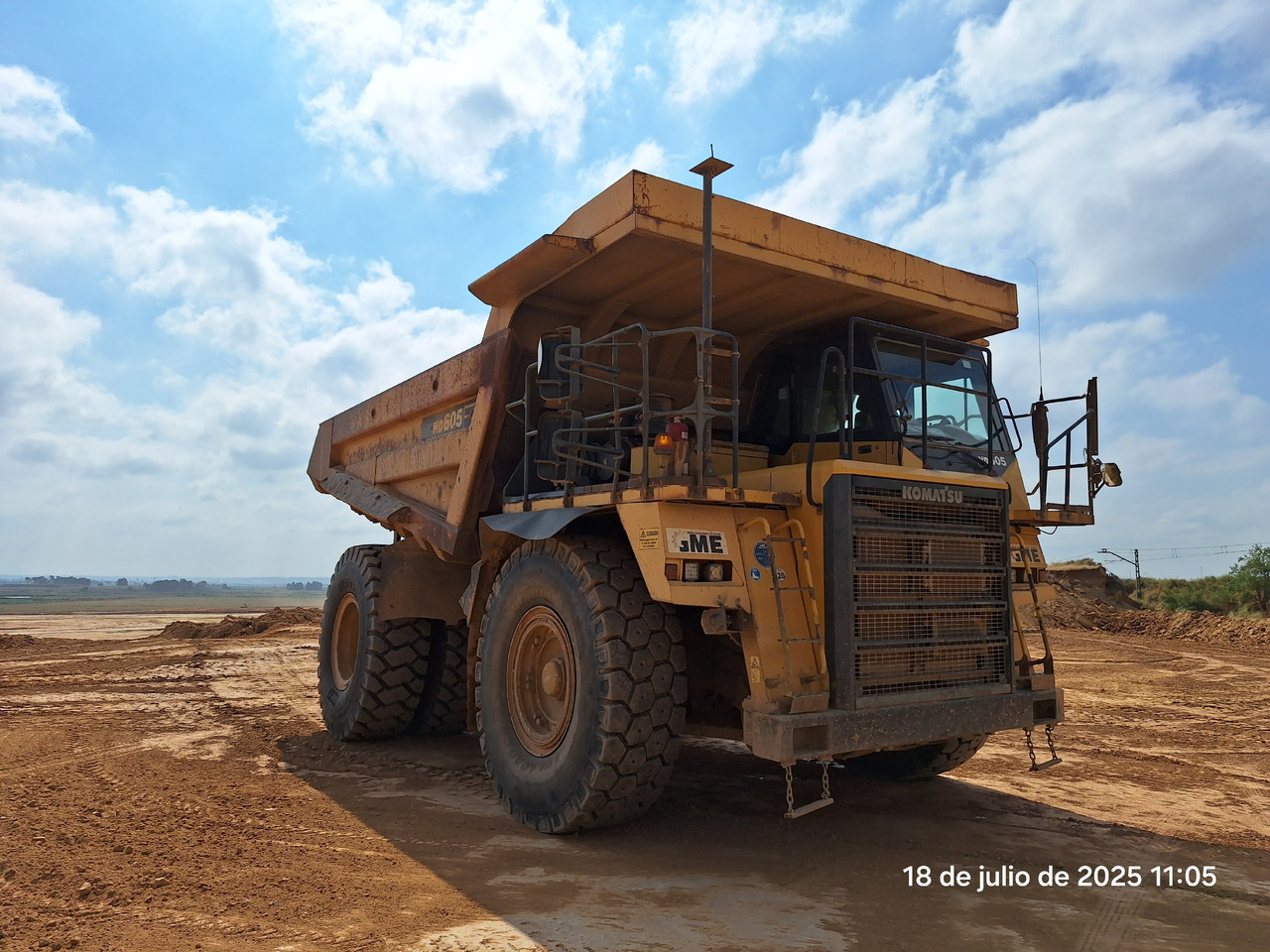 KOMATSU HD605 7-EO - Tombereau rigide: photos 2 KOMATSU HD605 7-EO - Tombereau rigide: photos 2