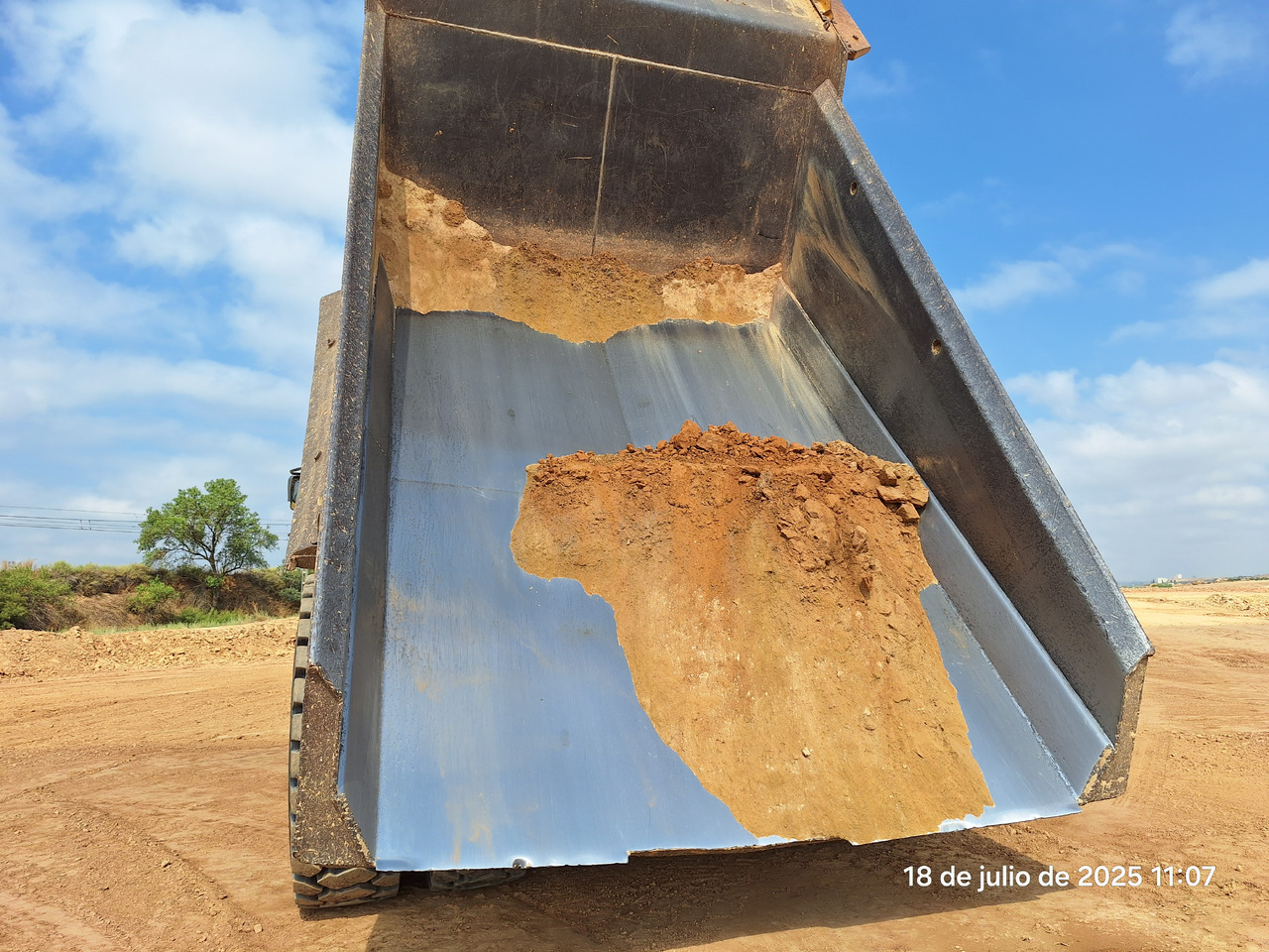 KOMATSU HD605 7-EO - Tombereau rigide: photos 5 KOMATSU HD605 7-EO - Tombereau rigide: photos 5