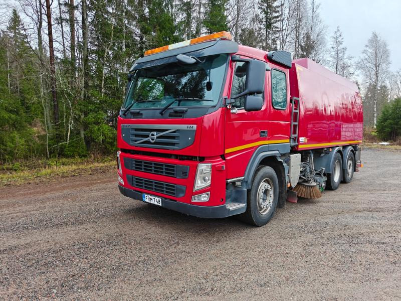 Beam S12000 Volvo FM410 - Balayeuse de voirie: photos 2 Beam S12000 Volvo FM410 - Balayeuse de voirie: photos 2