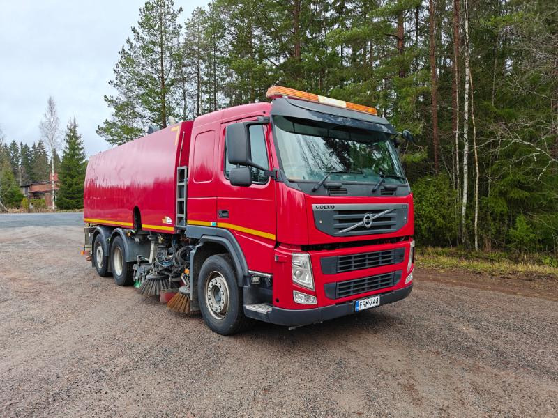 Beam S12000 Volvo FM410 - Balayeuse de voirie: photos 1 Beam S12000 Volvo FM410 - Balayeuse de voirie: photos 1