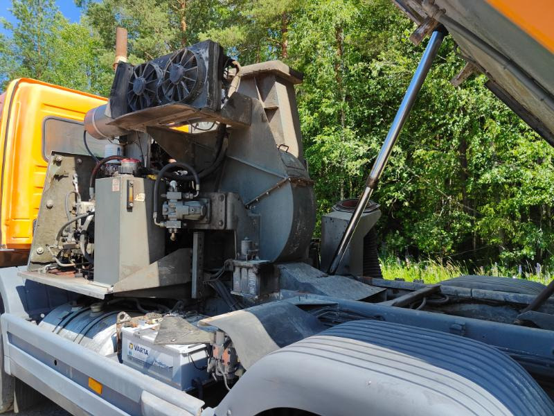 Balayeuse de voirie Bucher Cityfant 60 MB Atego: photos 13
