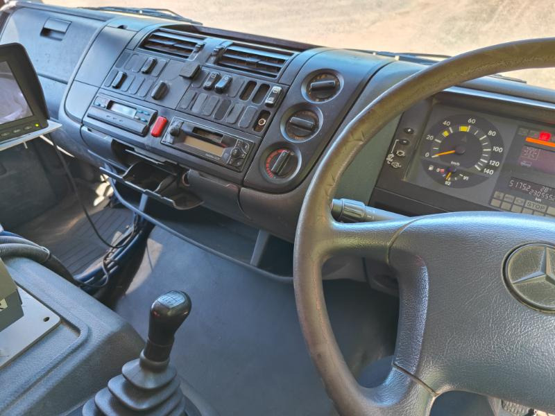 Bucher Cityfant 60 MB Atego - Balayeuse de voirie: photos 5 Bucher Cityfant 60 MB Atego - Balayeuse de voirie: photos 5