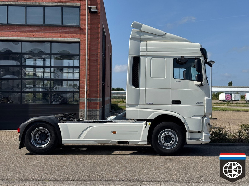 DAF XF 530 FT RETARDER - EURO 6 D - NIGHT A/C - FULL SPOILER - Tracteur routier: photos 3 DAF XF 530 FT RETARDER - EURO 6 D - NIGHT A/C - FULL SPOILER - Tracteur routier: photos 3