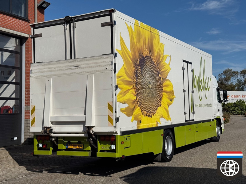 Volvo FM 300 - FRIGO BOX TRUCK + Taillift - New tyres - CONCOURSTAAT - Camion frigorifique: photos 3 Volvo FM 300 - FRIGO BOX TRUCK + Taillift - New tyres - CONCOURSTAAT - Camion frigorifique: photos 3
