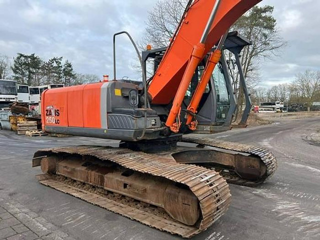 Isuzu ZX250LC-3 - ZX 250 LC-3 - ZX250 - Pelle: photos 5 Isuzu ZX250LC-3 - ZX 250 LC-3 - ZX250 - Pelle: photos 5