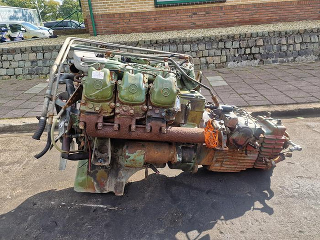 Mercedes-Benz OM401 - Moteur: photos 1 Mercedes-Benz OM401 - Moteur: photos 1