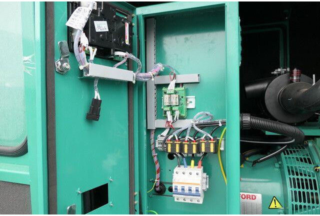 Cummins Stromgenerator,30 kVA,Mehrfach auf Lager - Groupe électrogène: photos 5 Cummins Stromgenerator,30 kVA,Mehrfach auf Lager - Groupe électrogène: photos 5