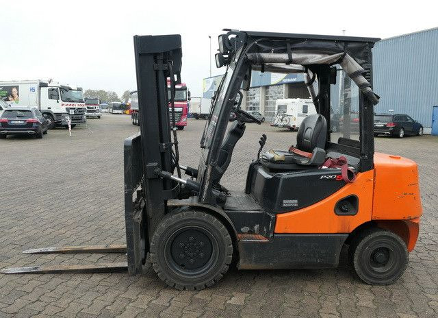 Doosan D35 C-5, 6m Hubhöhe, Freihub, 3,5to. Traglast - Chariot élévateur diesel: photos 3 Doosan D35 C-5, 6m Hubhöhe, Freihub, 3,5to. Traglast - Chariot élévateur diesel: photos 3