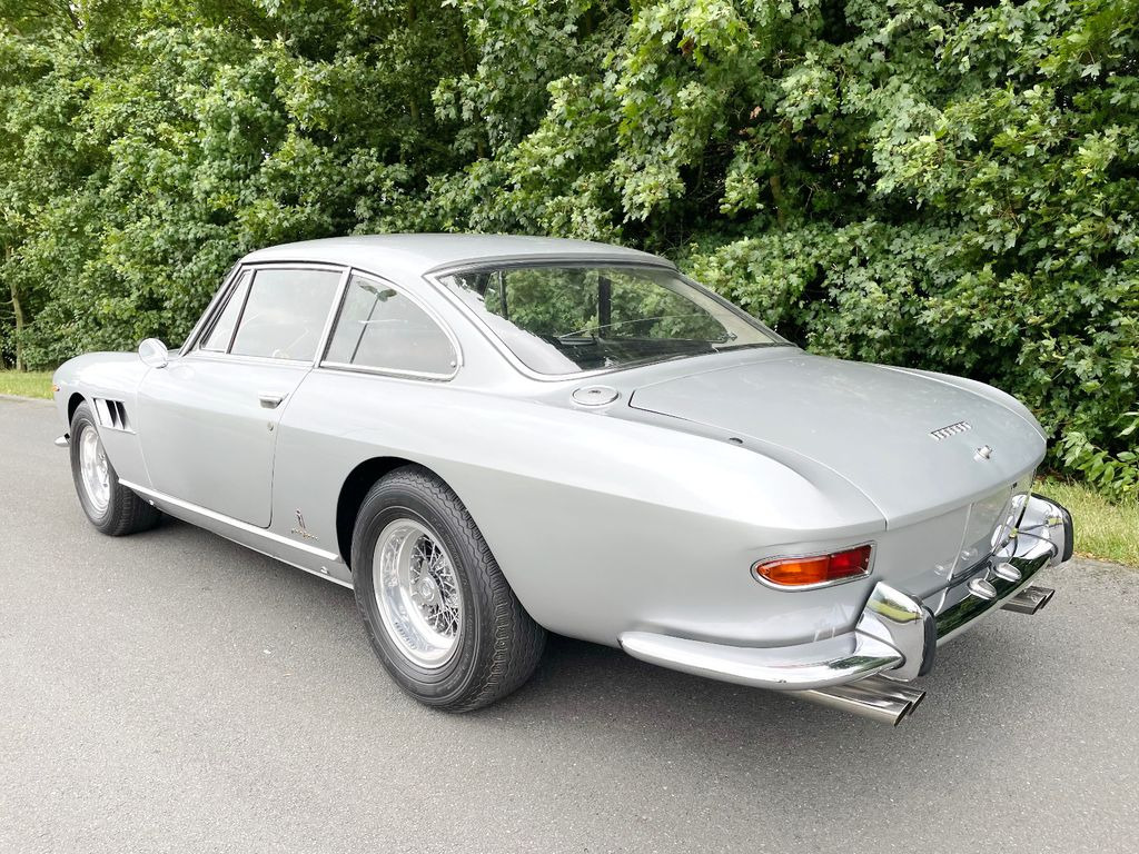 Ferrari 330 GT Coupe 2+2/TÜV neu/H-Zulassung - Voiture: photos 5 Ferrari 330 GT Coupe 2+2/TÜV neu/H-Zulassung - Voiture: photos 5