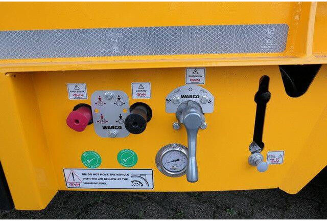 GVN 3GVN, Gelenkt, Hydr. Rampen, Luft-Lift - Semi-remorque surbaissé: photos 4 GVN 3GVN, Gelenkt, Hydr. Rampen, Luft-Lift - Semi-remorque surbaissé: photos 4