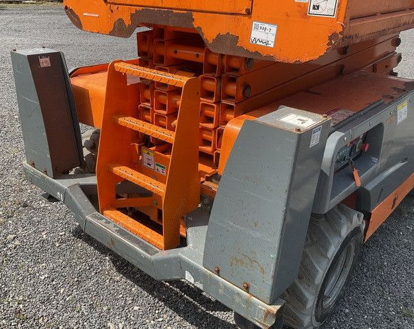 Haulotte Compact 12 DX, Geländegängig, Kubota, 12,15m - Camion avec nacelle: photos 4 Haulotte Compact 12 DX, Geländegängig, Kubota, 12,15m - Camion avec nacelle: photos 4