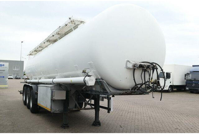 Kässbohrer STH 34/10-24/Tank 34.000 ltr./Unterbefüll./Pumpe - Semi-remorque citerne: photos 5 Kässbohrer STH 34/10-24/Tank 34.000 ltr./Unterbefüll./Pumpe - Semi-remorque citerne: photos 5