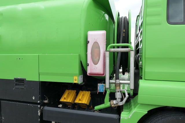 MAN 26.400 TGS 6x2, Esterer, Unten- u. Obenbefüllung - Camion citerne: photos 4 MAN 26.400 TGS 6x2, Esterer, Unten- u. Obenbefüllung - Camion citerne: photos 4